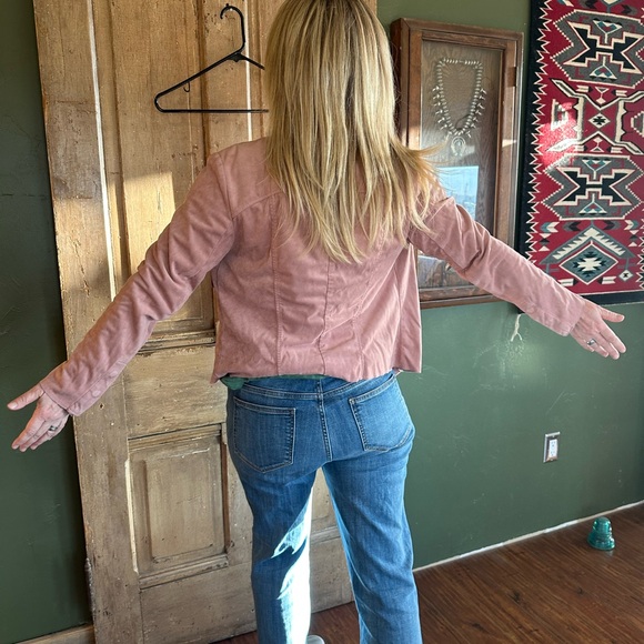 Pretty Pale Pink Faux Suede Kut from the Kloth Open Front Jacket with Pockets - Picture 2 of 4